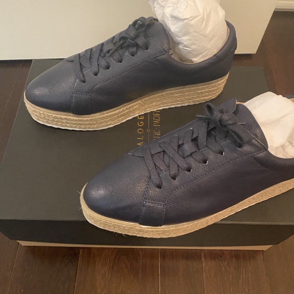 Halogen x Atlantic Pacific/ Navy Leather Platform Sneakers - Picture 2 of 7